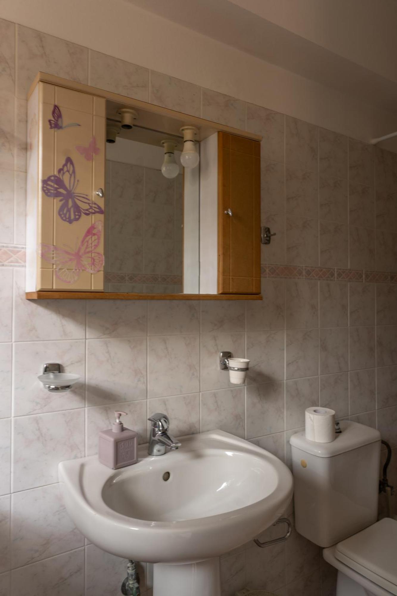 Central Studio - Fully Equiped. Ideal For Couples Patras Buitenkant foto