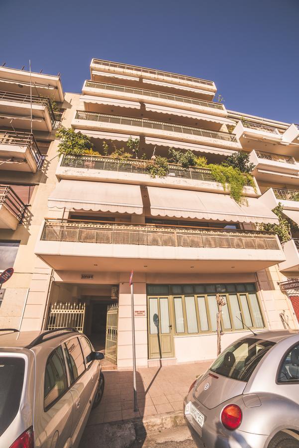 Central Studio - Fully Equiped. Ideal For Couples Patras Buitenkant foto